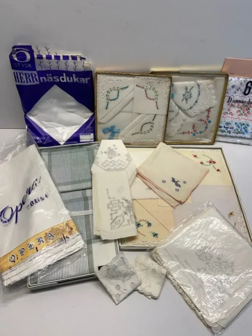 Tradera Samling av dam o herrnäsdukar. Retro.> Övriga Accessoarer