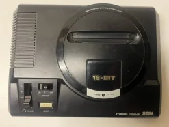 Tradera Sega<Sega Mega Drive 16-bit konsol