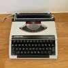 Tradera Affärsverksamhet<Silver-Reed SR 200 skrivmaskin