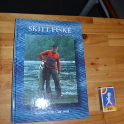 Tradera Skitt-fiske - Nils Carlsson, fint skick!> Sport & Fritid