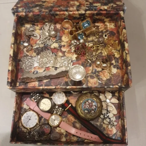 Tradera Smyckespaket<Smyckespaket,stämplat och ostämplat.