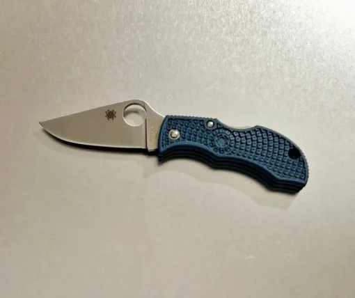 Tradera Knivar & Svärd<SPYDERCO Manbug K390