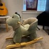 Tradera Söt dinosaurie gunghäst i mjuk plysch> Gunghästar & Åkdjur