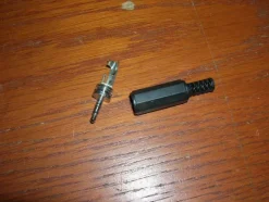 Tradera Stereo plugg 2,5mm för lödning^ Stereo & Hifi