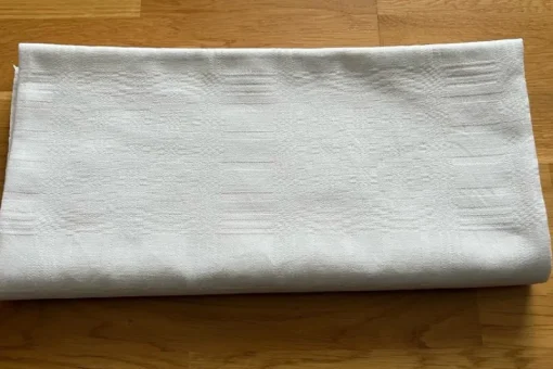 Tradera Stor äldre vävd linneduk linne duk vit 148x148 cm vintage retro> Textilier
