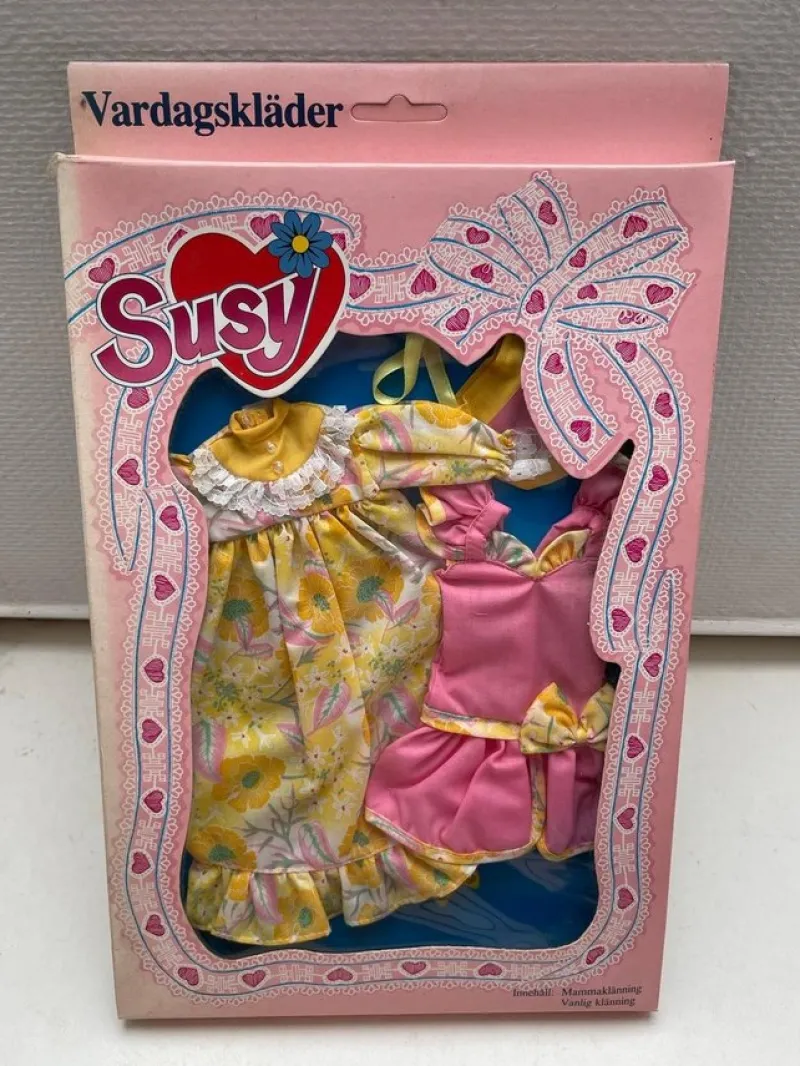 Tradera Susy klädset vintage KE Leg oöppnad - Vardagskläder^ Dockor