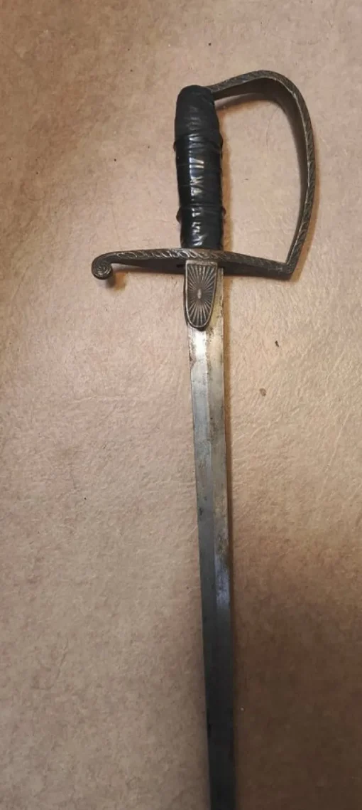 Tradera Knivar & Svärd<Svärd