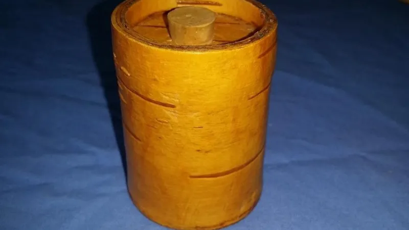 Tradera Tampad näverburk TRÄ höjd 6 cm !^ Hantverk