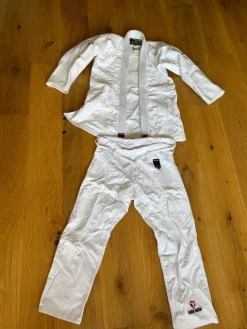 Tradera Kampsport<Träningsdräkt för judo och jiujitsu 175cm