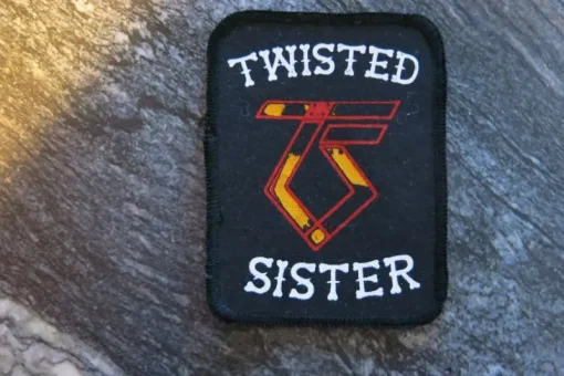 Tradera Tygmärke TWISTED SISTER, 10 x 7,5 cm> Tygmärken & Pins