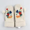 Tradera Vantar, handstickade, blommig, broderad, offwite, ull> Handskar & Vantar