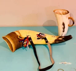 Tradera Vintage Jakthorn/Blåshorn och Hornmugg/Dryckeshorn> Bruks- & Prydnadsföremål