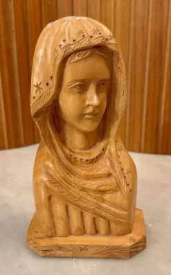 Tradera VINTAGE ~Virgin Mary~ HANDSNIDAD I TRÄ> Ikoner & Religiösa Föremål