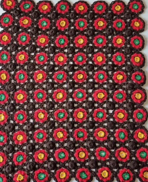 Tradera Virkad mindre filt. Barnfilt. Blommor. Vintage.^ Baby, Barn & Lek