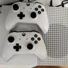 Tradera Övrigt Dator- & Tv-spel<Xbox One S + 2 st handkontroller + Rocket League spelpaket
