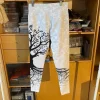 Tradera Yoga<Yoga pants light grey with black and white tree design leggings, size M